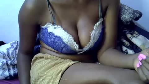 Snapshot of sexy_leila3 chatting on 06.29.26 kayla online show from 06.29.26