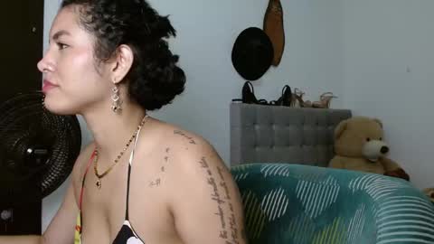 Snapshot of sexy_lia_latina chatting on 04.21.26 Celeste online show from 04.21.26
