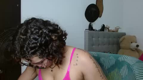 Snapshot of sexy_lia_latina chatting on 05.17.26 Celeste online show from 05.17.26
