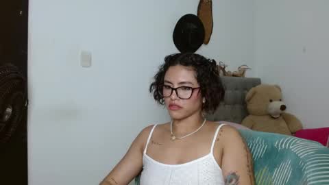Snapshot of sexy_lia_latina chatting on 05.29.26 Celeste online show from 05.29.26