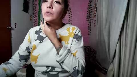 sexy lolas online show from 11.27.25