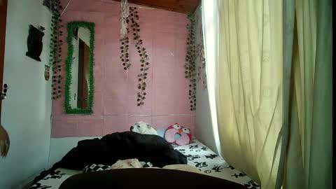 Snapshot of sexy_lolas chatting on 02.21.26 sexy lolas online show from 02.21.26