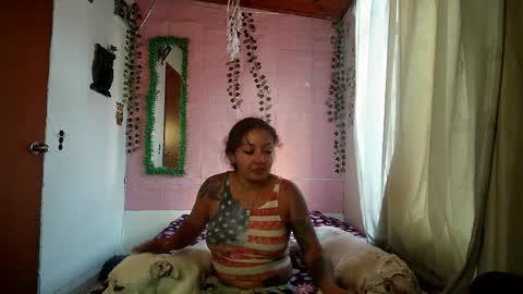 Snapshot of sexy_lolas chatting on 04.19.26 sexy lolas online show from 04.19.26
