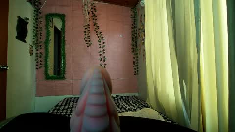 Snapshot of sexy_lolas chatting on 04.26.26 sexy lolas online show from 04.26.26
