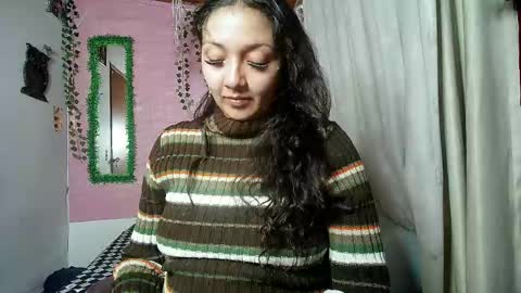 Snapshot of sexy_lolas chatting on 05.22.26 sexy lolas online show from 05.22.26