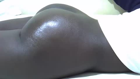 Snapshot of sexy_loner07 chatting on 12.19.25 Loner online show from 12.19.25