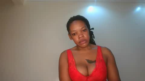 Snapshot of sexy_lyna chatting on 04.30.26 sexy_lyna online show from 04.30.26