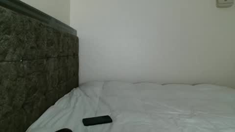 Snapshot of sexy_malyn chatting on 11.17.25 Shasha Money online show from 11.17.25