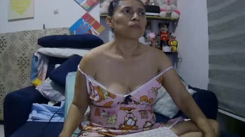Snapshot of sexy_mary_69 chatting on 06.17.26 Mary online show from 06.17.26