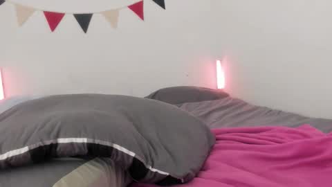 Ellie Mia online show from 10.09.25