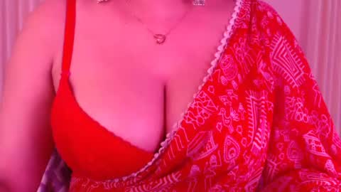 Snapshot of sexy_myra18 chatting on 07.27.26 myra online show from 07.27.26
