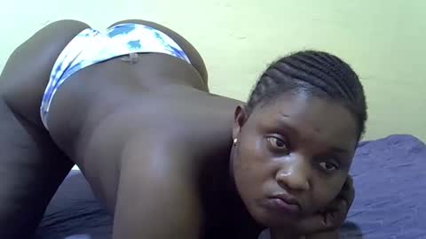 Snapshot of sexy_naila2 chatting on 04.17.26 sexy_naila2 online show from 04.17.26