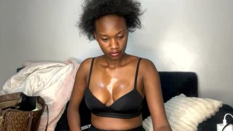 Snapshot of sexy_nyla chatting on 07.16.26 Nyla online show from 07.16.26