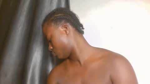 Snapshot of sexy_petitqueen chatting on 03.02.26 sexy_petitqueen online show from 03.02.26