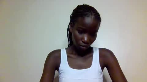 sexy_petittie online show from 10.19.25