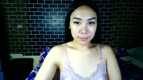 Snapshot of sexy_queeniex chatting on 07.08.26 hi im queenie online show from 07.08.26