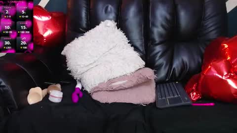 karoline online show from 02.14.25