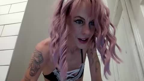 Snapshot of sexy_scarlett_cinnamon chatting on 11.18.25 sexy scarlett cinnamon online show from 11.18.25