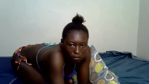 Snapshot of sexy_zola chatting on 05.12.26 Im Zola online show from 05.12.26