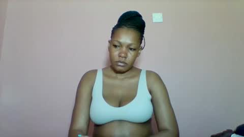 Snapshot of sexyapple2002 chatting on 09.21.25 sexyapple2002 online show from 09.21.25