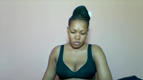 Snapshot of sexyapple2002 chatting on 09.22.25 sexyapple2002 online show from 09.22.25