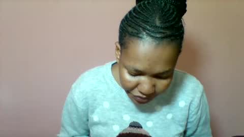 Snapshot of sexyapple2002 chatting on 10.08.25 sexyapple2002 online show from 10.08.25