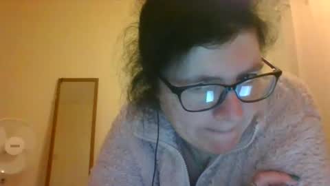 Snapshot of sexybabe41 chatting on 12.17.25 sexymilfy online show from 12.17.25