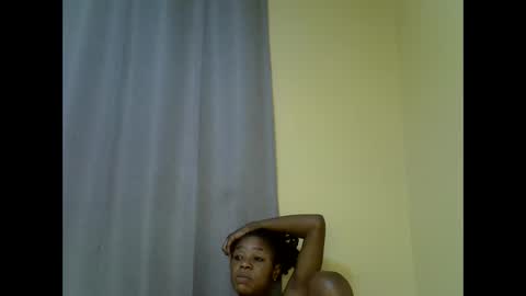 Snapshot of sexybianca56 chatting on 10.27.25 sexybianca56 online show from 10.27.25