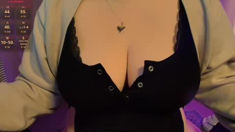 Snapshot of sexybichette chatting on 04.21.26 Bichette online show from 04.21.26