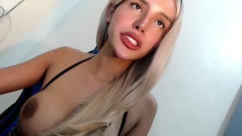 Snapshot of sexybite1 chatting on 02.15.25 Seraphina Blaze online show from 02.15.25