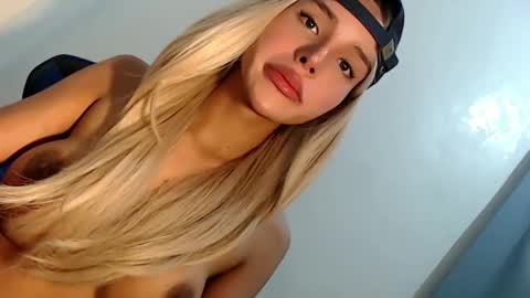 Snapshot of sexybite1 chatting on 02.18.25 Seraphina Blaze online show from 02.18.25