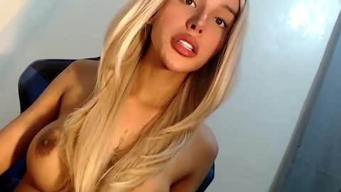 Snapshot of sexybite1 chatting on 02.25.25 Seraphina Blaze online show from 02.25.25