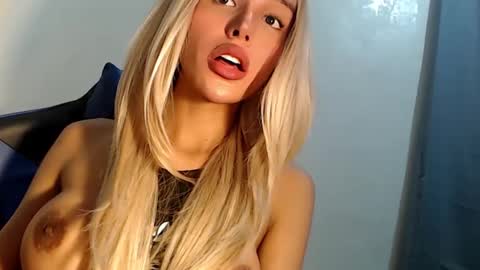 Snapshot of sexybite1 chatting on 03.05.25 Seraphina Blaze online show from 03.05.25
