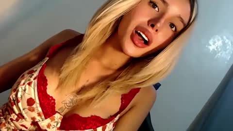 Snapshot of sexybite1 chatting on 03.11.25 Seraphina Blaze online show from 03.11.25