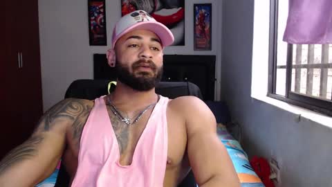 Snapshot of sexybody3224 chatting on 12.25.24 said online show from 12.25.24