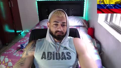 Snapshot of sexybody3224 chatting on 01.25.25 said online show from 01.25.25