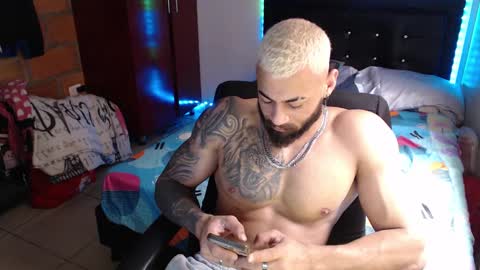 Snapshot of sexybody3224 chatting on 02.03.25 said online show from 02.03.25