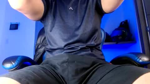 Snapshot of sexyboy_bigclit chatting on 06.08.26 Iker online show from 06.08.26