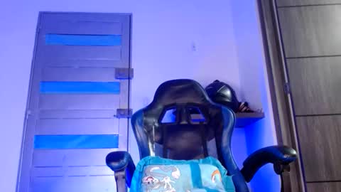 Snapshot of sexyboy_bigclit chatting on 06.11.26 Iker online show from 06.11.26