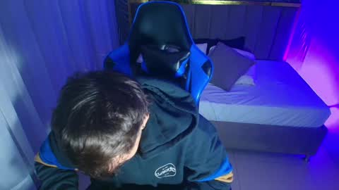 owen sky online show from 10.08.25