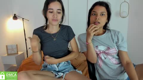 Snapshot of sexychanell_18 chatting on 12.21.24 chanell and yina online show from 12.21.24