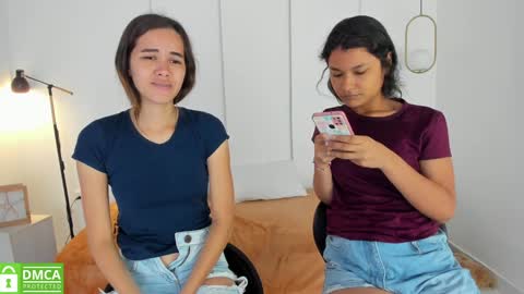 Snapshot of sexychanell_18 chatting on 12.22.24 chanell and yina online show from 12.22.24