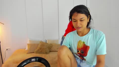 Snapshot of sexychanell_18 chatting on 12.29.24 chanell and yina online show from 12.29.24