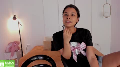 Snapshot of sexychanell_18 chatting on 01.09.25 chanell and yina online show from 01.09.25