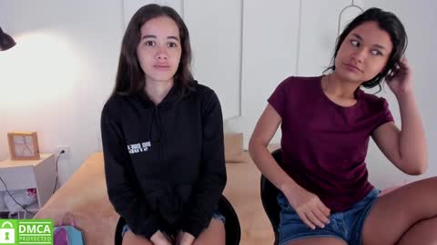 Snapshot of sexychanell_18 chatting on 01.13.25 chanell and yina online show from 01.13.25