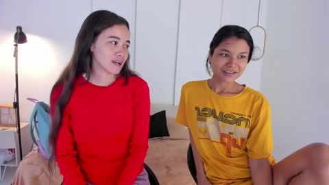 Snapshot of sexychanell_18 chatting on 01.14.25 chanell and yina online show from 01.14.25