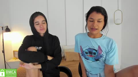 Snapshot of sexychanell_18 chatting on 01.22.25 chanell and yina online show from 01.22.25