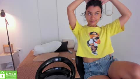 Snapshot of sexychanell_18 chatting on 01.24.25 chanell and yina online show from 01.24.25