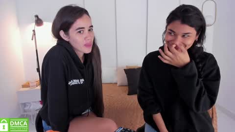 Snapshot of sexychanell_18 chatting on 01.27.25 chanell and yina online show from 01.27.25