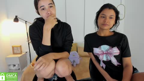 Snapshot of sexychanell_18 chatting on 02.06.25 chanell and yina online show from 02.06.25